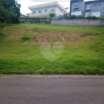 Terreno à venda no condomínio Portal do Lago, Valinhos - SP