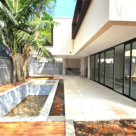 Casa à venda com 4 suítes no condomínio Garda, São Paulo - SP