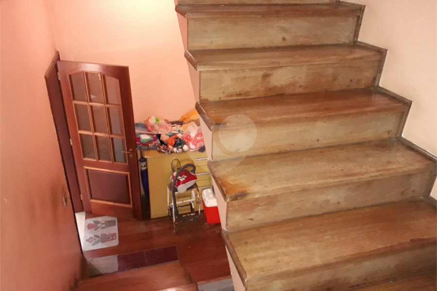 Sobrado à venda com 4 quartos, sendo 1 suíte, em Vila Constança, São Paulo, SP