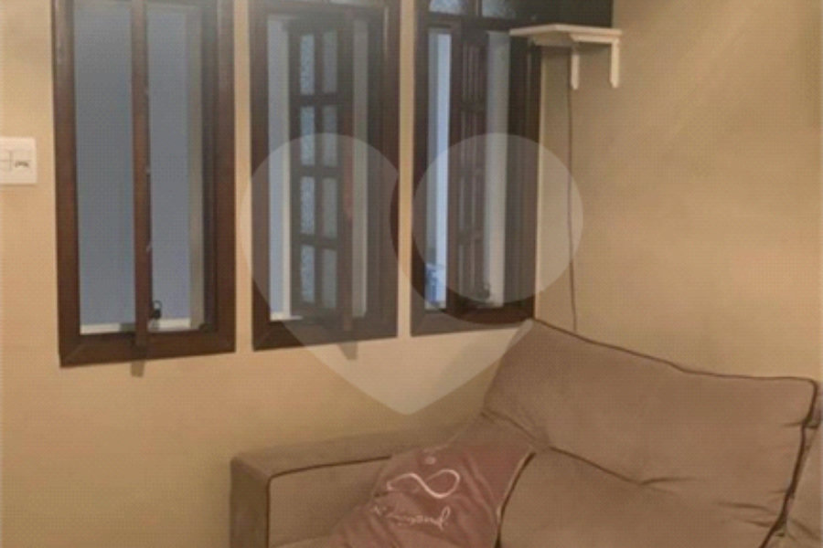 Sobrado à venda com 4 quartos, sendo 1 suíte, em Tremembé, São Paulo, SP