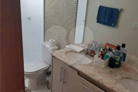 Casa à venda com 3 quartos, sendo 1 suíte,  em Vila Suissa, Mogi das Cruzes, SP