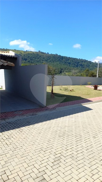 Casa à venda com 3 suítes no condomínio Residencial Marchant Buarque, Atibaia - SP