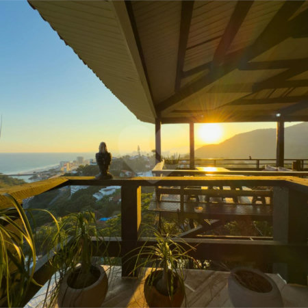 Casa à venda com 5 quartos, sendo 2 suítes, em Joá, Rio de Janeiro, RJ