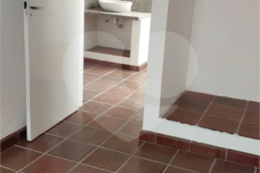 Sobrado à venda com 3 quartos, sendo 2 suítes, em Vila Paulicéia, São Paulo, SP