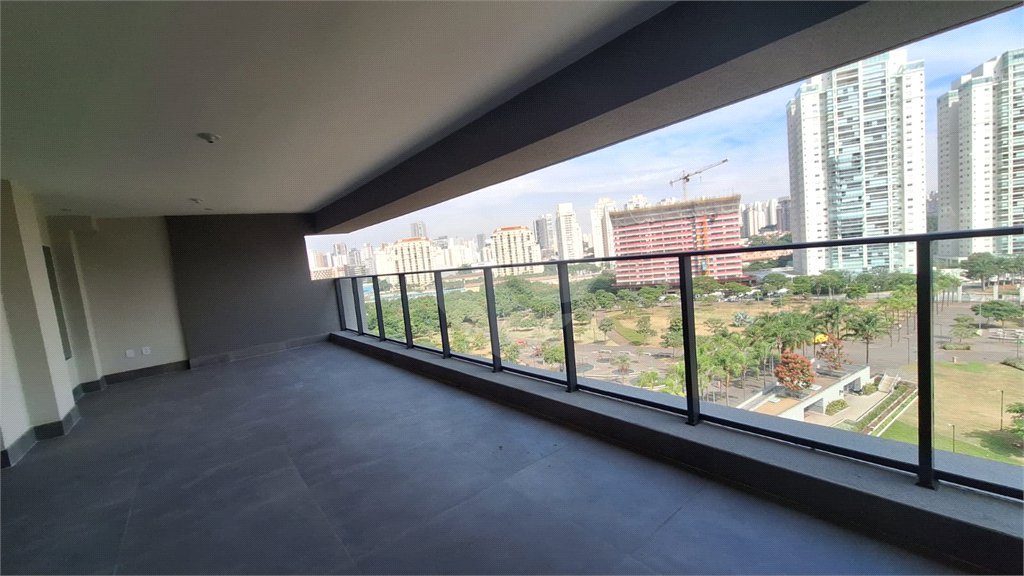 Apartamento à venda com 4 quartos, sendo 3 suítes, em Água Branca, São Paulo, SP