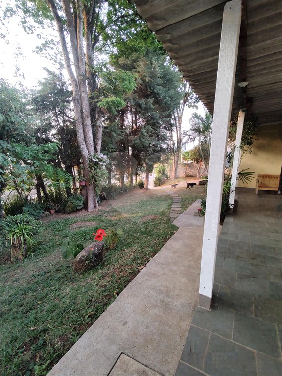 Chácara à venda com 4 quartos, sendo 1 suíte, em Vila Santa Helena, Atibaia, SP