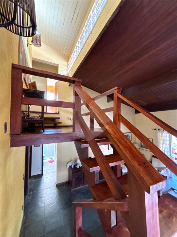 Casa à venda com 5 quartos, sendo 2 suítes,  em Jardim Maristela, Atibaia, SP