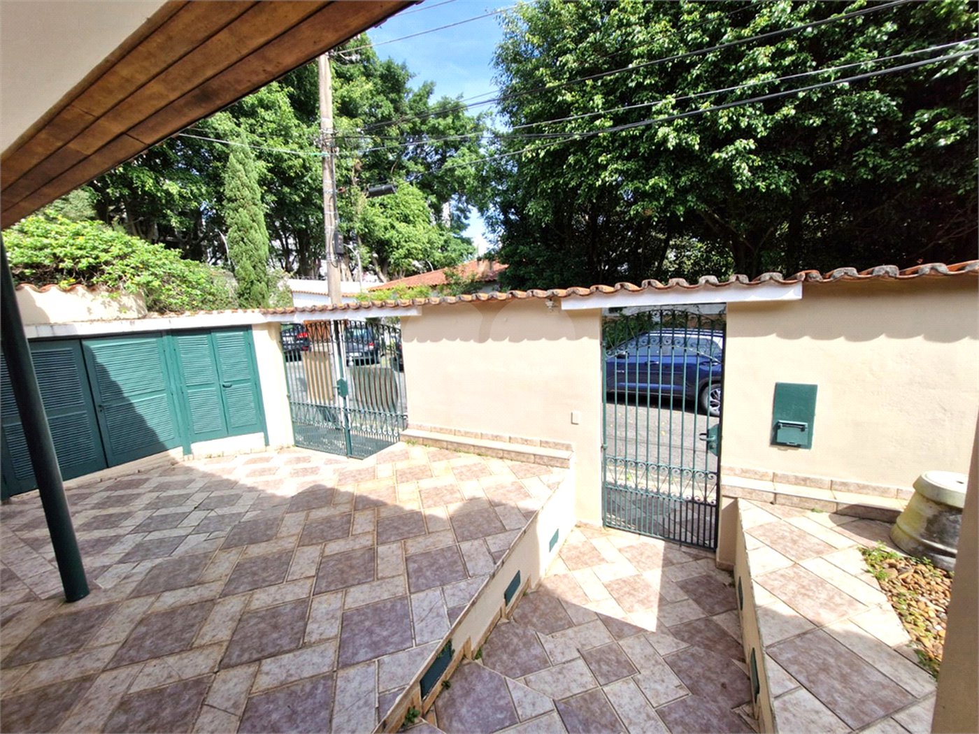 Casa à venda com 4 quartos, sendo 1 suíte,  em Granja Julieta, São Paulo, SP