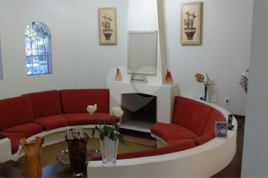 Casa à venda com 5 quartos, sendo 2 suítes, em Horto Florestal, São Paulo, SP