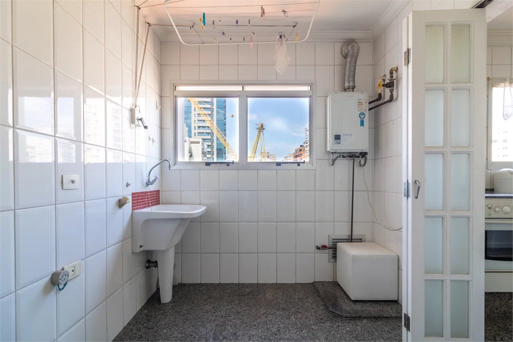 Apartamento à venda com 4 quartos, sendo 3 suítes, em Brooklin Paulista, São Paulo, SP