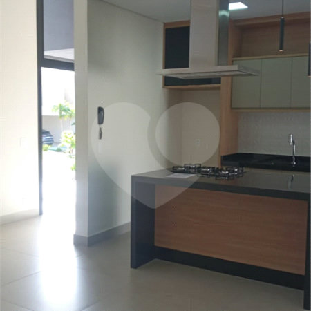 Casa à venda com 3 suítes no condomínio Jardim Residencial Dona Lucilla, Indaiatuba - SP