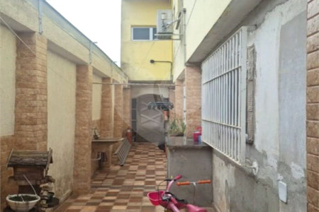 Sobrado à venda com 5 quartos, sendo 2 suítes, em Cidade Satélite Santa Bárbara, São Paulo, SP