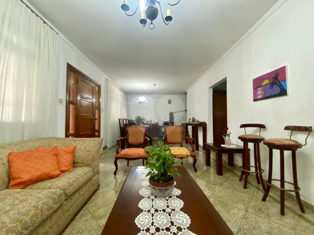 Casa à venda com 3 quartos, sendo 1 suíte,  em Santana, São Paulo, SP