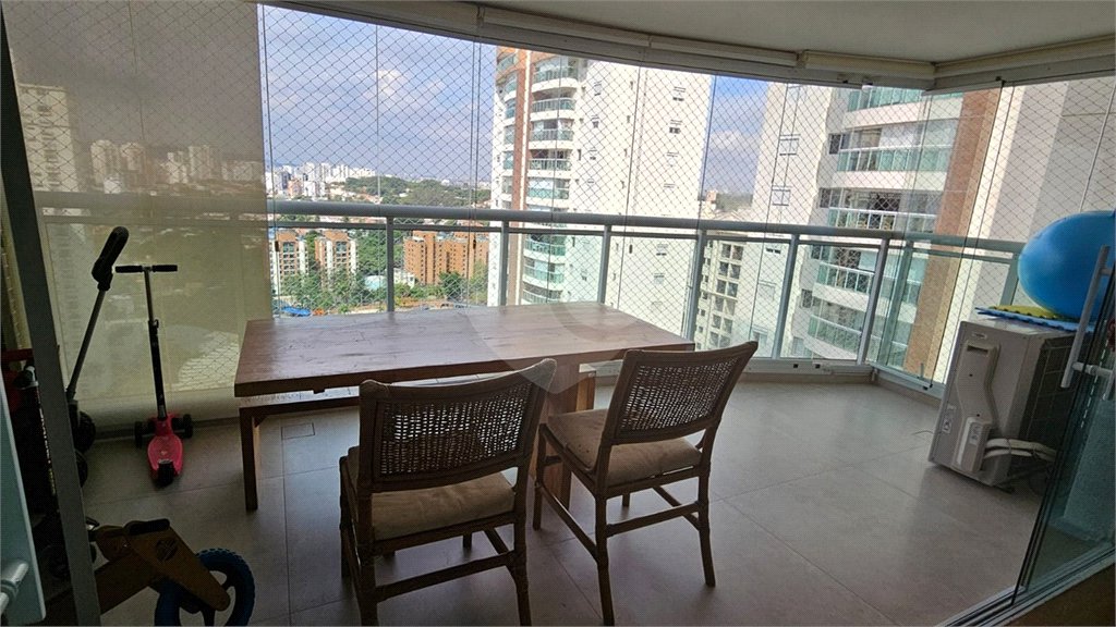 Apartamento à venda com 3 quartos, sendo 1 suíte,  em Vila Leopoldina, São Paulo, SP