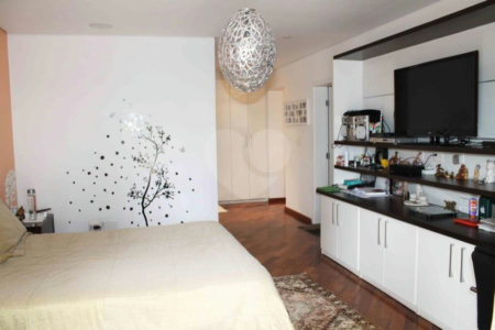 Casa Térrea à venda ou para alugar com 3 suítes em Brooklin Velho, São Paulo, SP