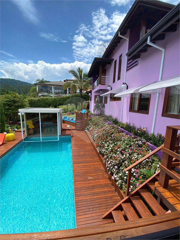 Casa à venda com 7 suítes no condomínio Capela do Barreiro, Itatiba - SP