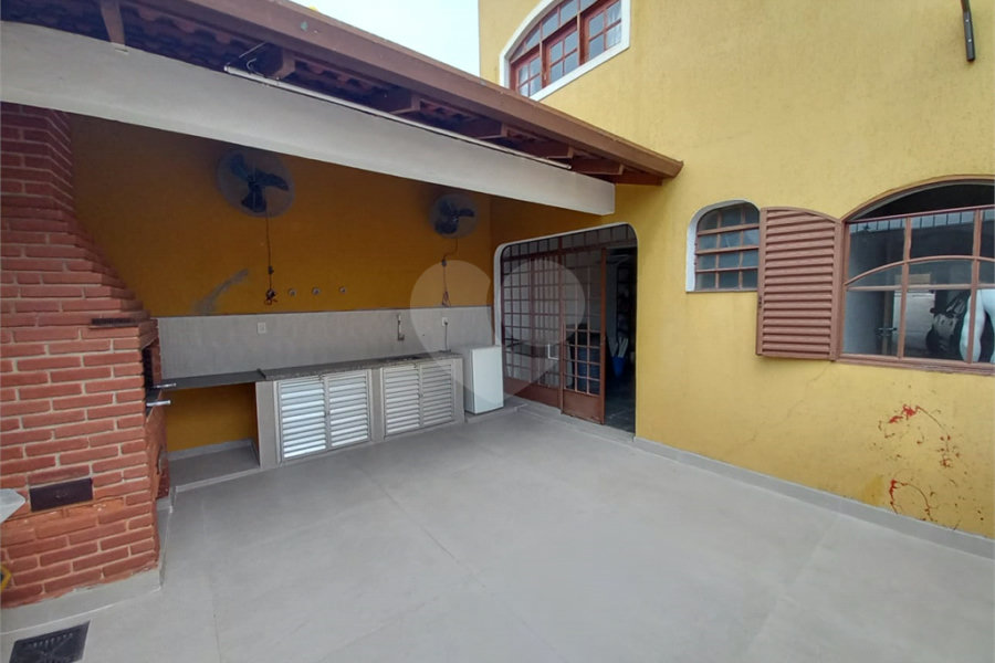 Sobrado à venda com 4 quartos, sendo 1 suíte, em Tremembé, São Paulo, SP