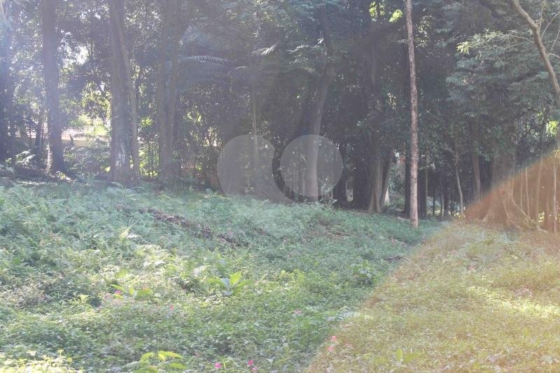 Terreno à venda no condomínio Chácara Flora, São Paulo - SP