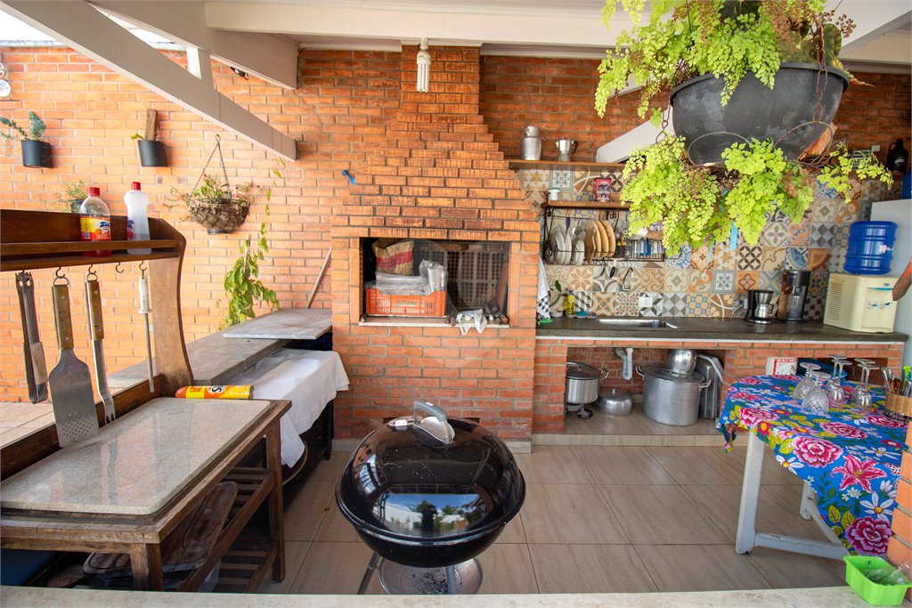 Casa à venda com 3 quartos, sendo 1 suíte,  em Jardim Bandeirantes, São Roque, SP