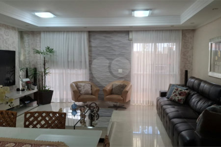 Casa à venda com 3 suítes no condomínio Villa das Flores, Mogi das Cruzes - SP