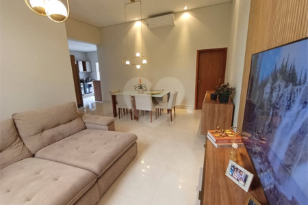 Casa à venda com 3 quartos, sendo 1 suíte, no condomínio Mantova, Indaiatuba - SP
