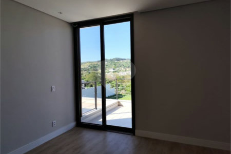 Casa à venda com 3 suítes no condomínio Recanto das Palmas, Vinhedo - SP
