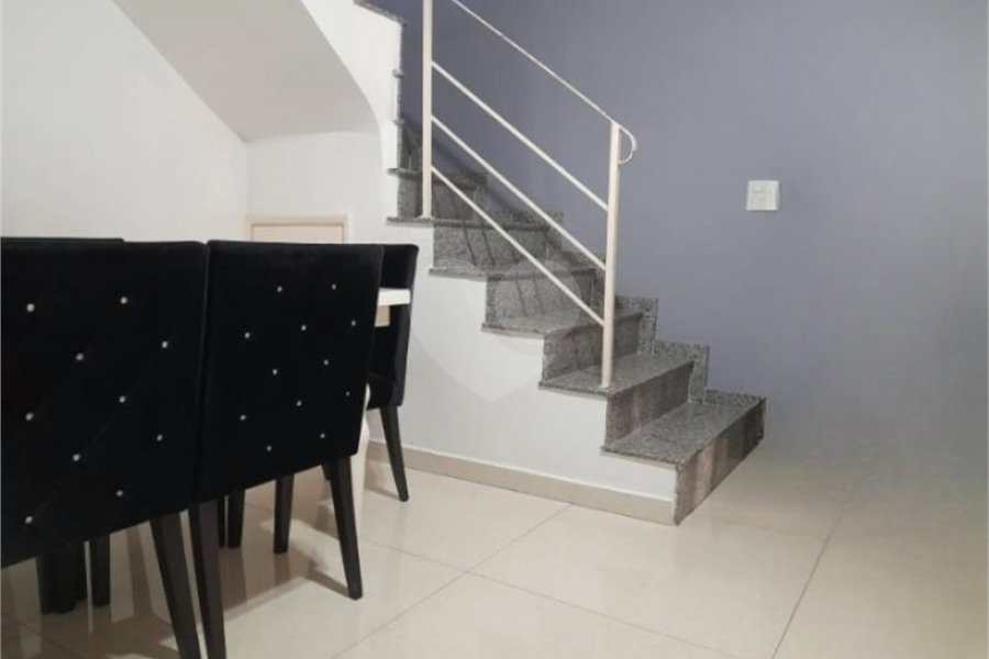 Sobrado à venda com 2 quartos em Chora Menino, São Paulo, SP