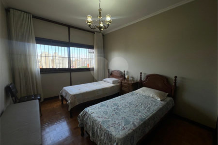 Apartamento à venda com 3 quartos, sendo 1 suíte, no Centro, Ribeirão Preto, SP