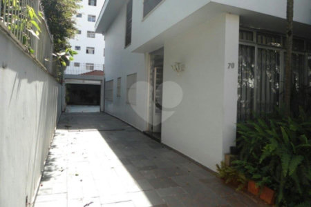 Casa à venda com 4 quartos, sendo 1 suíte, em Santana, São Paulo, SP
