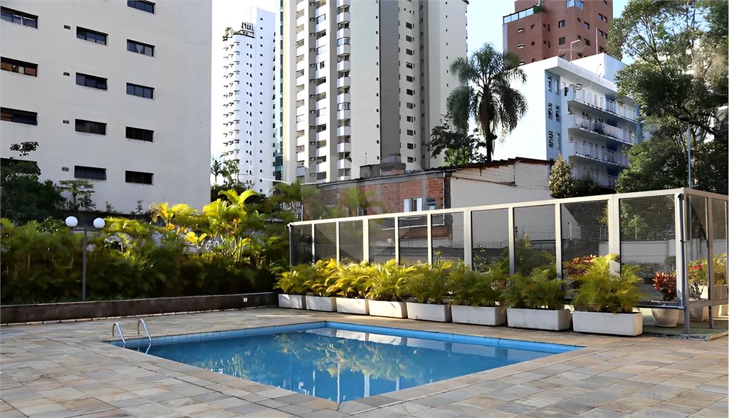 Apartamento à venda com 4 quartos, sendo 3 suítes,  em Real Parque, São Paulo, SP