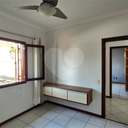 Casa à venda com 4 quartos, sendo 2 suítes, no condomínio Residencial Grape Village, Vinhedo - SP