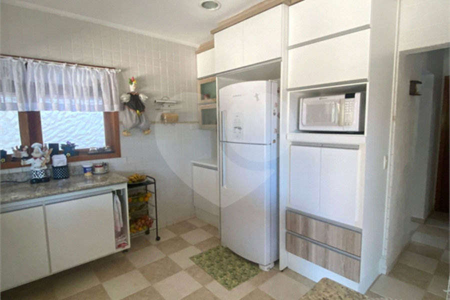 Casa à venda com 5 quartos, sendo 4 suítes, no condomínio Lago do Imperador, Mairiporã - SP