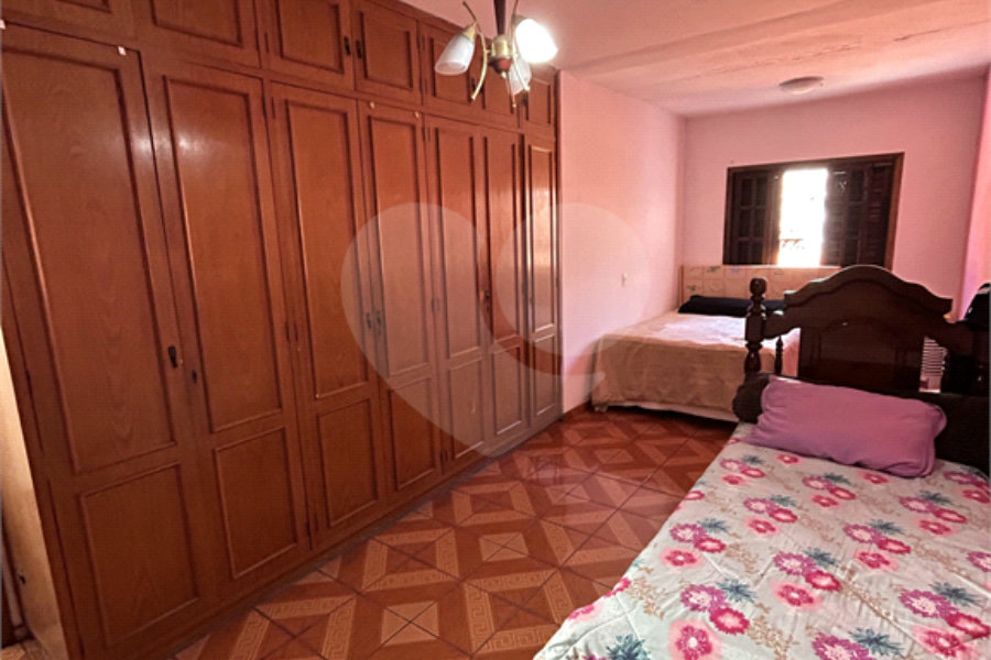 Sobrado à venda com 3 quartos em Tremembé, São Paulo, SP