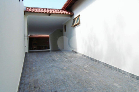 Casa Térrea à venda com 3 suítes em Jardim Petrópolis, São Paulo, SP