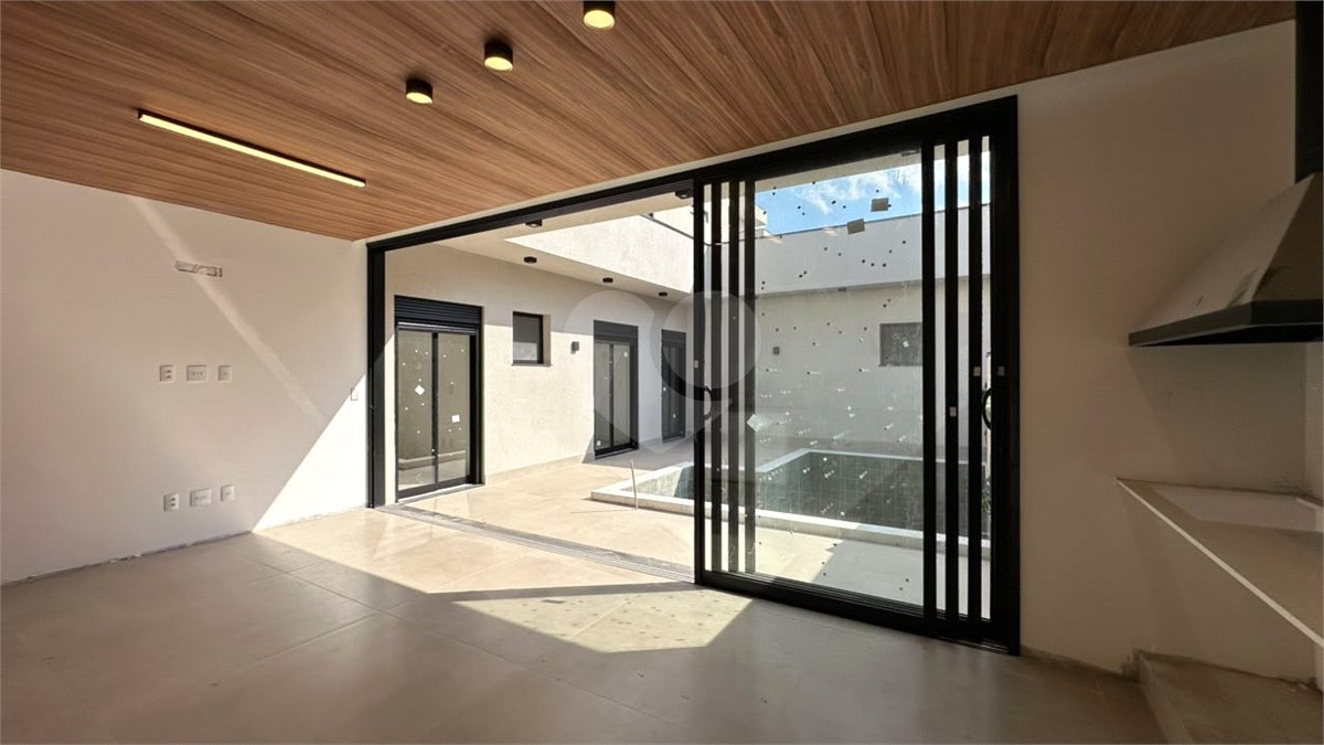 Casa à venda com 3 suítes no condomínio Residencial London Park, Indaiatuba - SP