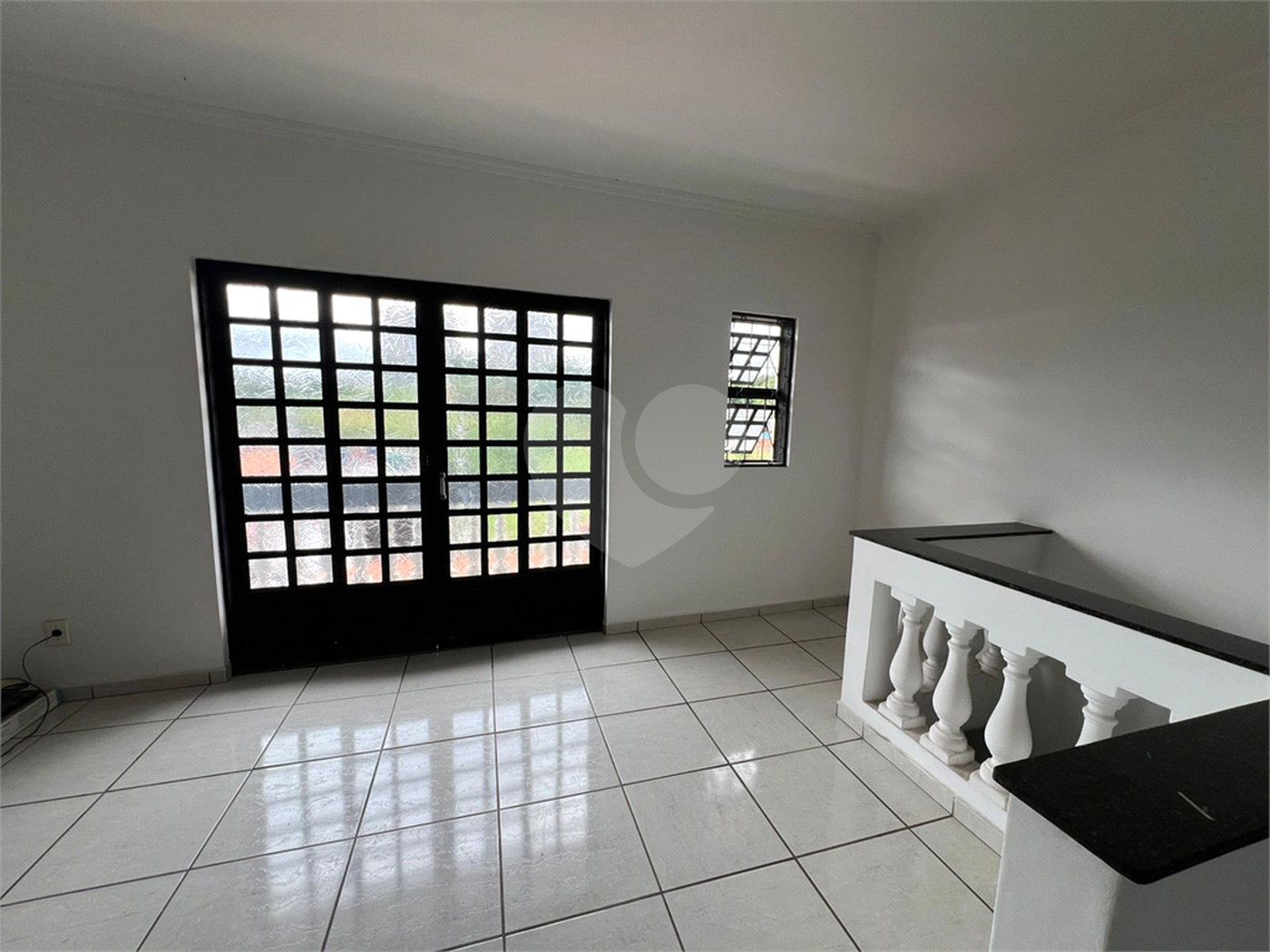 Sobrado à venda com 3 quartos, sendo 1 suíte, em Lopes de Oliveira, Sorocaba, SP