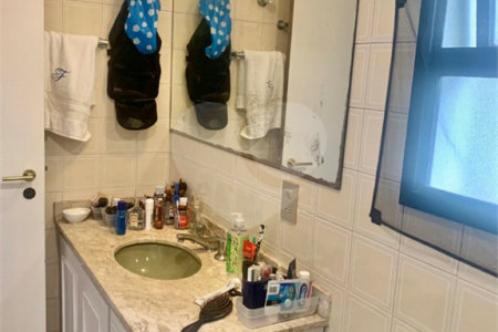 Apartamento à venda com 2 quartos, sendo 1 suíte,  em Real Parque, São Paulo, SP