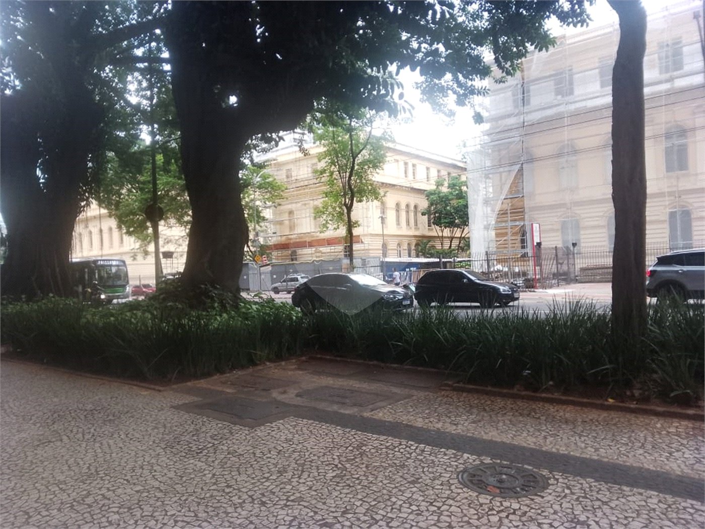 Apartamento à venda com 4 quartos, sendo 1 suíte, em República, São Paulo, SP