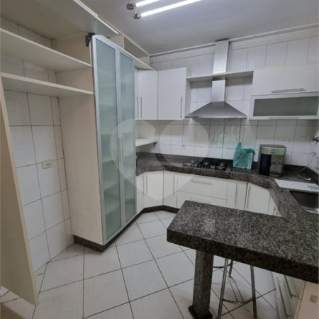 Casa à venda ou para alugar com 3 quartos, sendo 1 suíte,  em Bosque da Saúde, São Paulo, SP