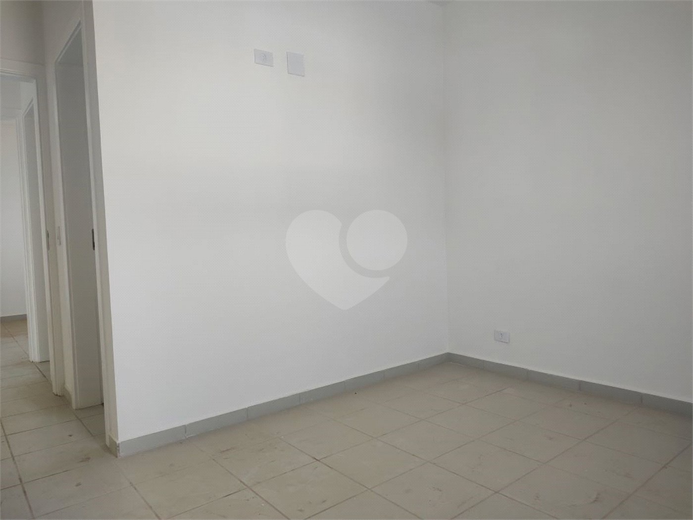 Apartamento para alugar com 2 quartos, sendo 1 suíte,  em Jardim das Palmeiras, Atibaia, SP