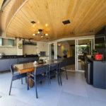 Apartamento à venda com 3 quartos, sendo 1 suíte, em Riviera de São Lourenço, Bertioga, SP