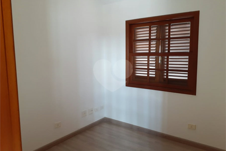 Sobrado à venda com 4 quartos, sendo 2 suítes,  em Tremembé, São Paulo, SP