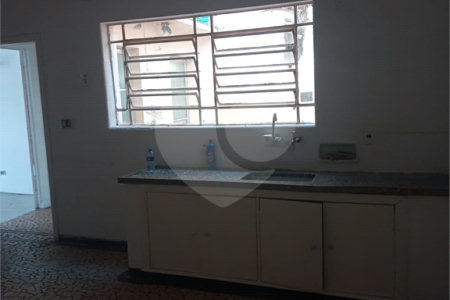 Sobrado à venda com 3 quartos em Vila Romana, São Paulo, SP
