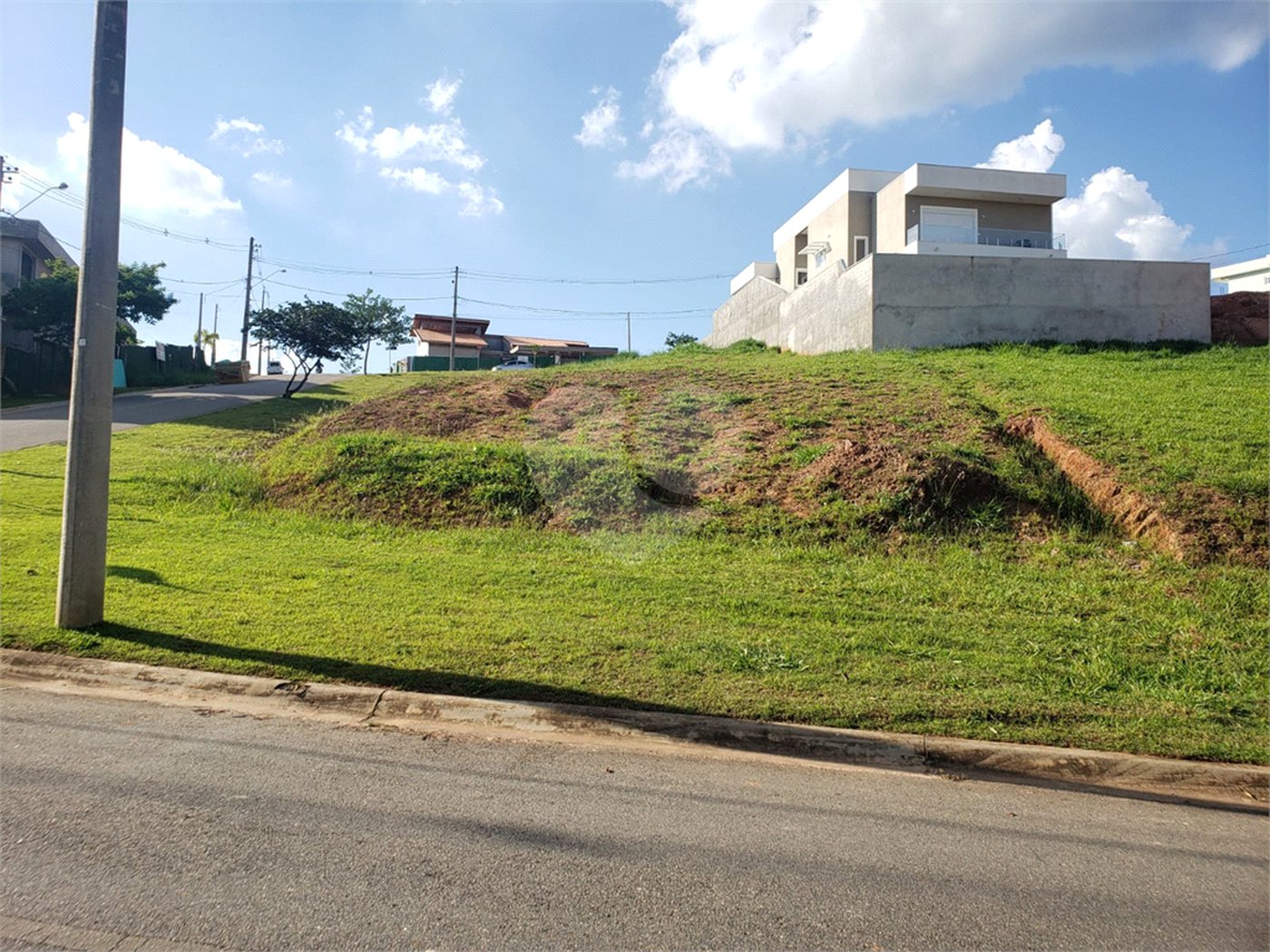 Terreno à venda no condomínio Santa Isabel I, Louveira - SP