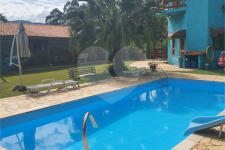 Casa à venda ou para alugar com 4 suítes em Vila Machado, Mairiporã, SP