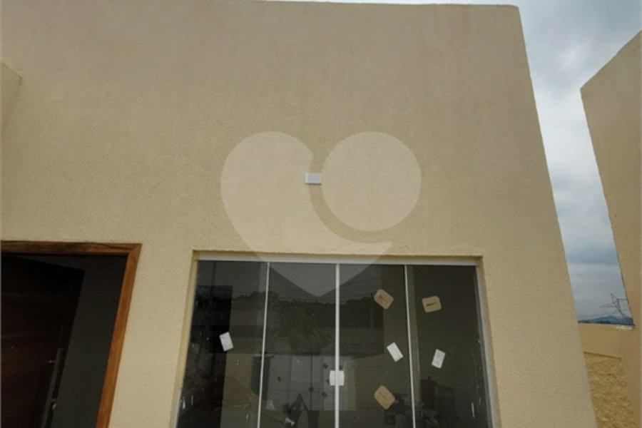 Casa à venda com 3 quartos, sendo 1 suíte, no condomínio Mirante da Mantiqueira I, Mairiporã - SP