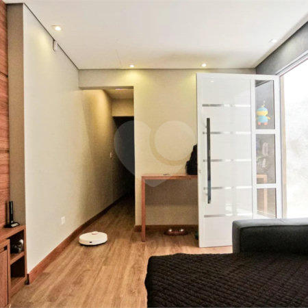 Sobrado à venda com 2 quartos, sendo 1 suíte, em Vila dos Remédios, São Paulo, SP