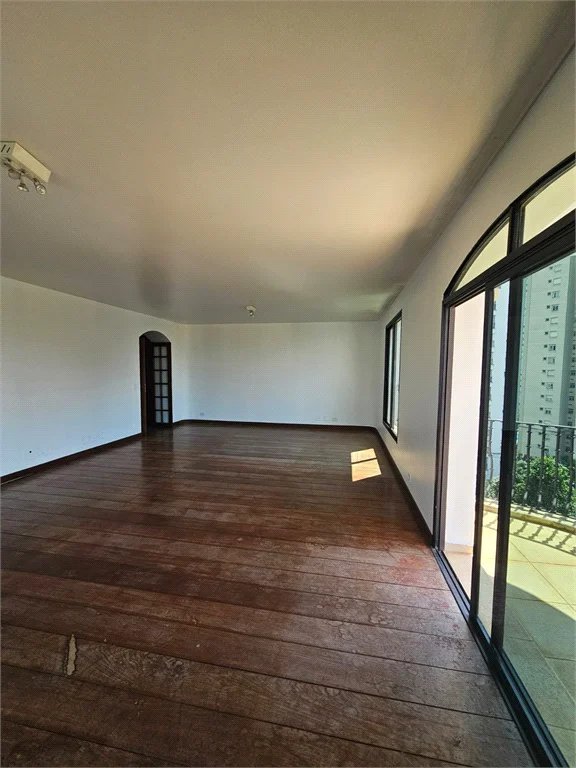 Apartamento à venda com 4 quartos, sendo 2 suítes, em Jardim Parque Morumbi, São Paulo, SP