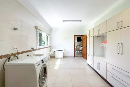 Casa à venda com 3 suítes no condomínio Portal do Lago, Valinhos - SP