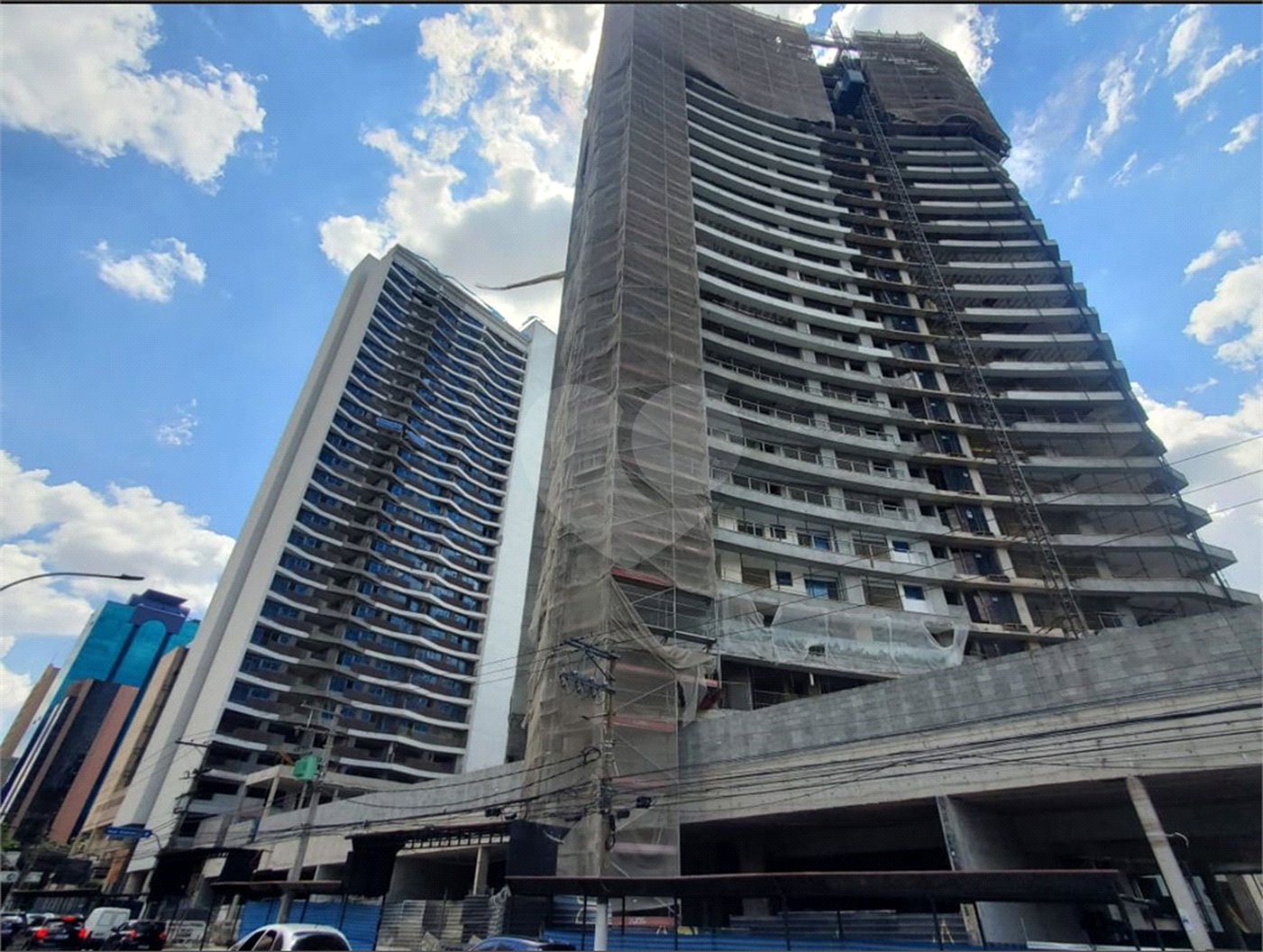 Apartamento à venda com 3 suítes em Moema, São Paulo, SP
